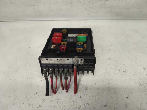 BOITE A FUSIBLE VW/AUDI/SEAT/SKODA - Vue 1